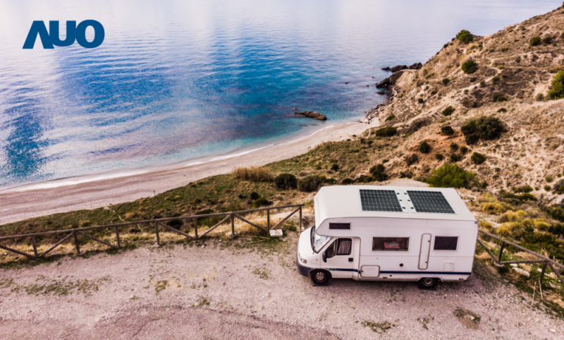 「可撓輕量化太陽光電板SunCurva」使用輕量特殊耐候型複合板取代傳統太陽能板的玻璃前板，不僅降低70%重量，每米平方僅3Kg；具有抗衝擊性能及通過電磁相容性測試，可應用於交通運輸工具，如露營車、遊艇等